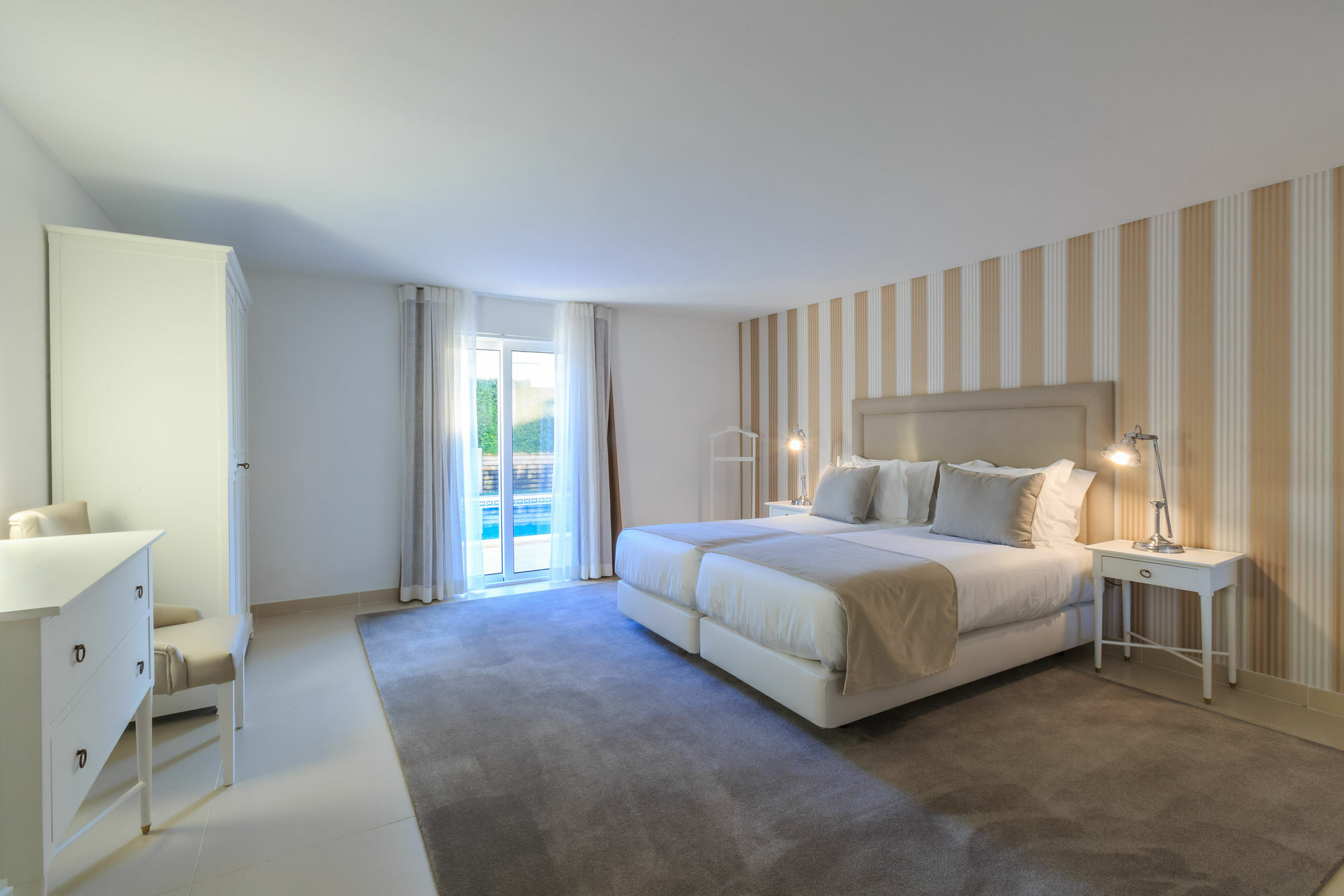 Hotel The Crest Almancil Esterno foto